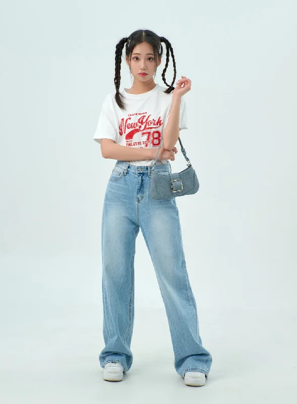 Wide Light Wash Jeans BY322