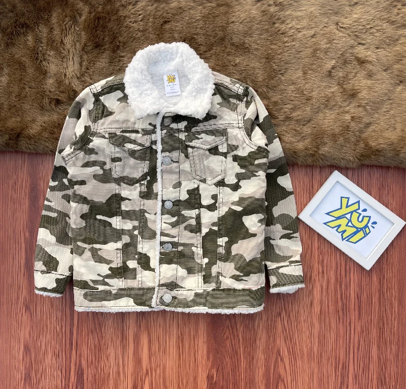 Kids' Camouflage Jacket with Cozy Fur for Winter Adventures