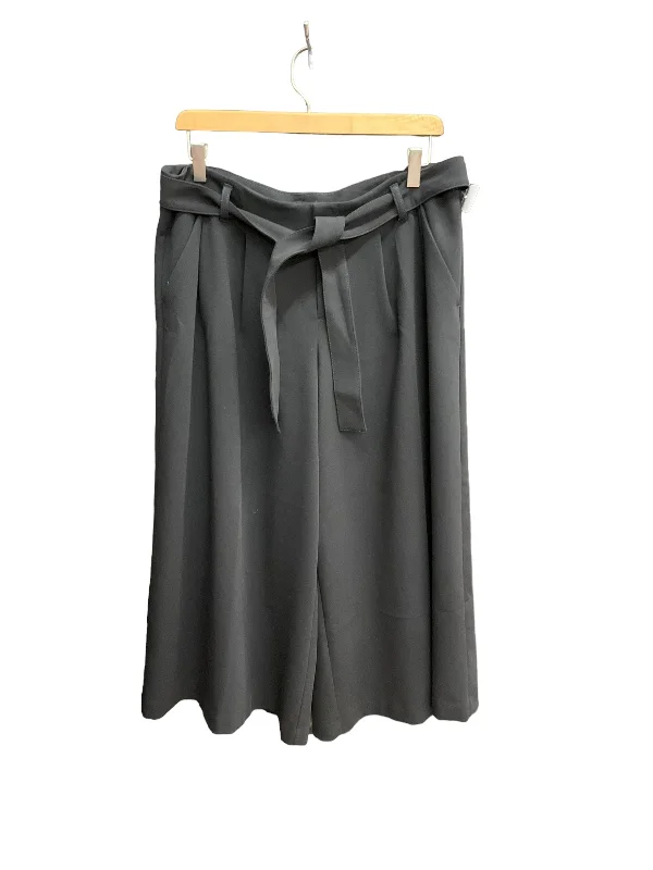 Pants Cropped By Anthropologie In Black, Size: 6