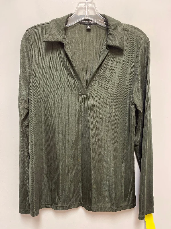 Top Long Sleeve By Banana Republic In Green, Size: L